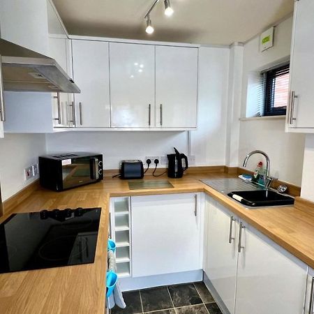 Cross Court, Stafford By Bell Apartments Экстерьер фото