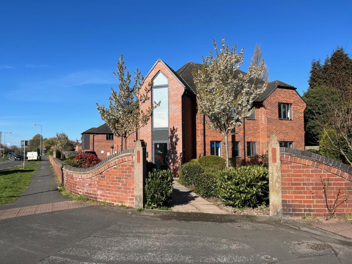 Cross Court, Stafford By Bell Apartments Экстерьер фото