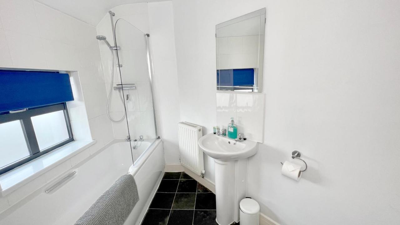 Cross Court, Stafford By Bell Apartments Экстерьер фото
