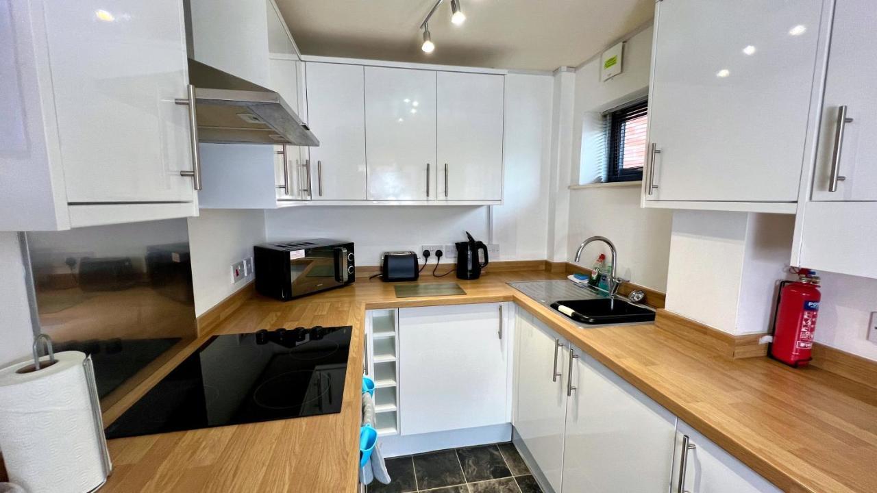 Cross Court, Stafford By Bell Apartments Экстерьер фото